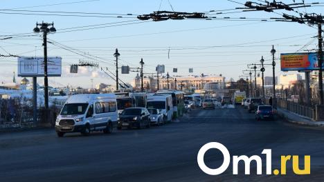 С глаз долой, с баланса вон: омская мэрия по дешёвке избавляется от маршруток