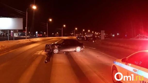 В Омске пьяный водитель протаранил автомобиль с детьми