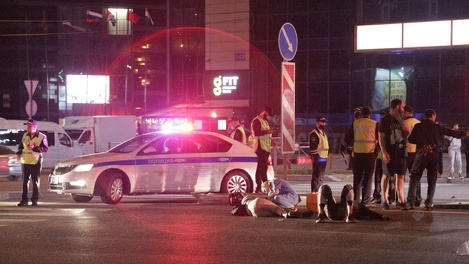 Скрывались от погони ГИБДД: двое молодых людей разбились на мопеде в Новосибирске. ФОТО