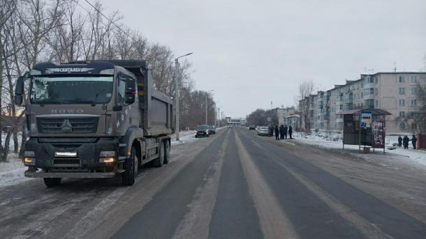 Пенсионер попал под колёса грузовика в Новосибирской области