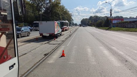 В Новосибирске после ДТП госпитализировали школьницу в тяжёлом состоянии