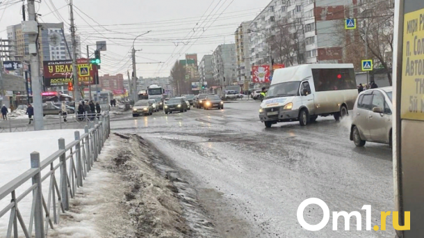 «Что происходит?»: омичка стала вдвое больше тратить на дорогу с Левого берега до центра