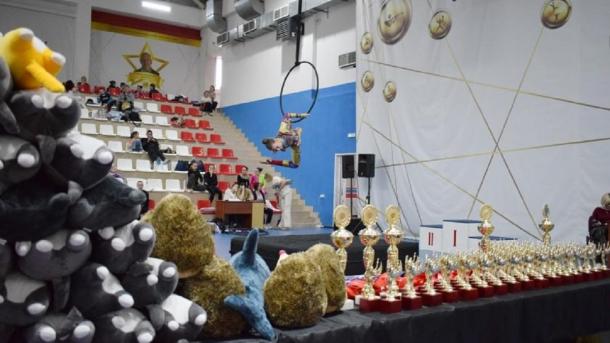 В Омске прошло первенство по воздушной гимнастике среди детей