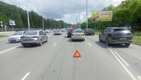Три ребёнка получили травмы в аварии в центре Омска