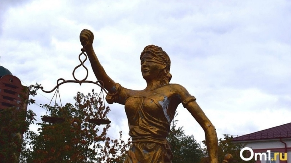 Мог зарезать из-за интимных фото: в Новосибирске начался суд над обвиняемым в убийстве подростка в парке