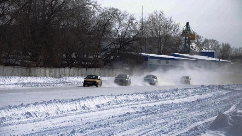 В Омской области устроят автогонки на льду озера