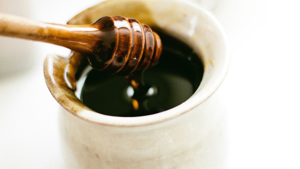 В Омскую область пытались доставить неправильный мёд