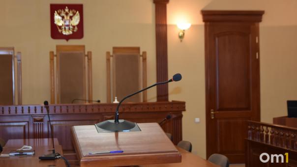 В Омске сотрудник «Иртышского пароходства» отсудил у работодателя полмиллиона рублей