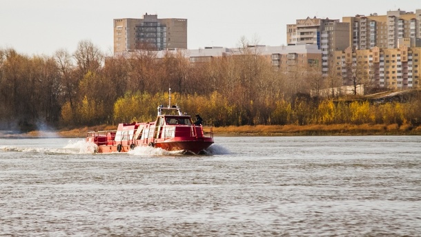 Единственный пожарный катер Омской области отправили в «спячку» до весны — ВИДЕО/ФОТО