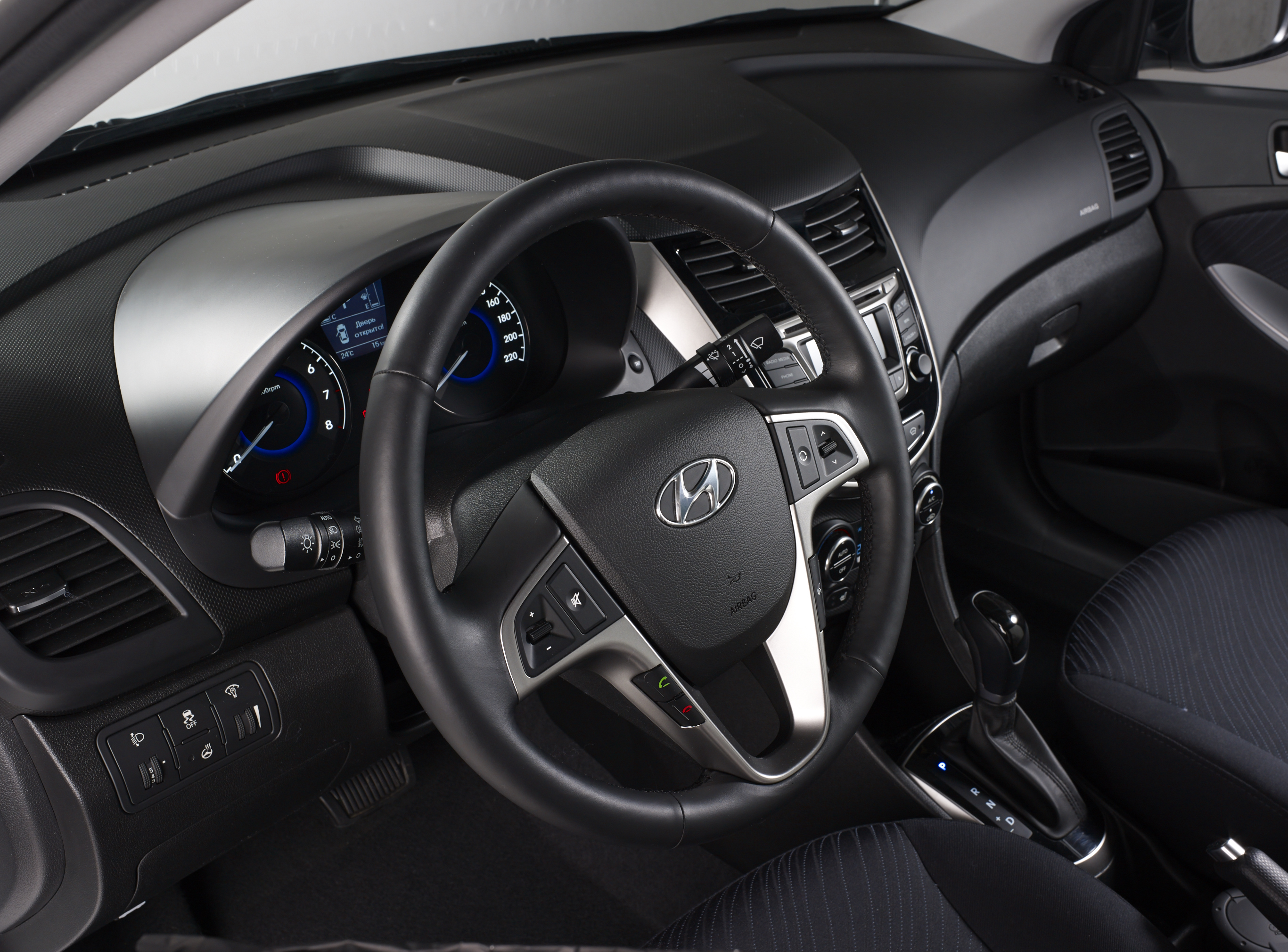 Hyundai Solaris 2014 Interior