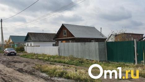 В омском селе мужчина разбил женщине лицо