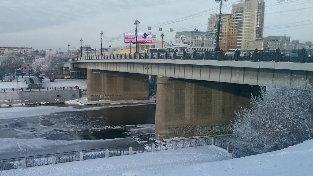 Омск узнать. Омск мост. Надземный переход на Степанца в Омске. Городи мост фотографии. Мост в 1 ом.