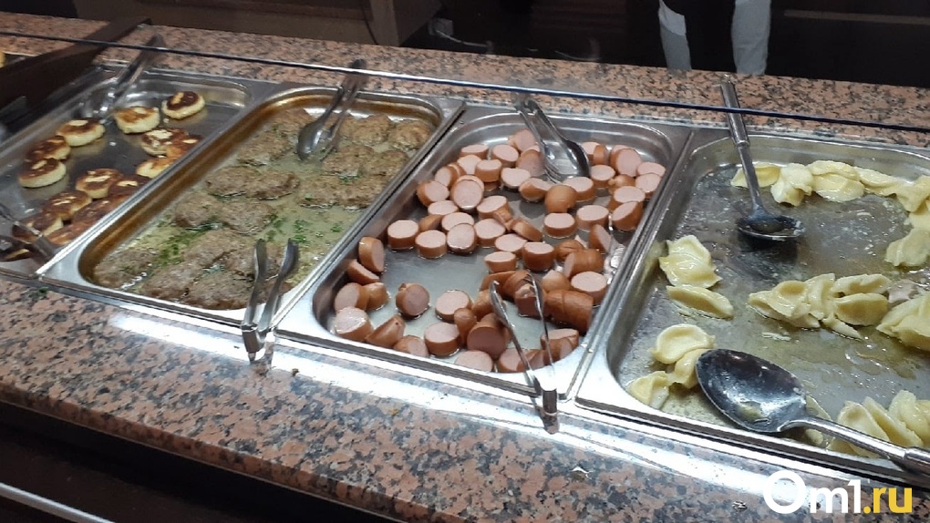 «Тараканы на посуде»: родители пожаловались на насекомых в столовой детского сада в Новосибирске