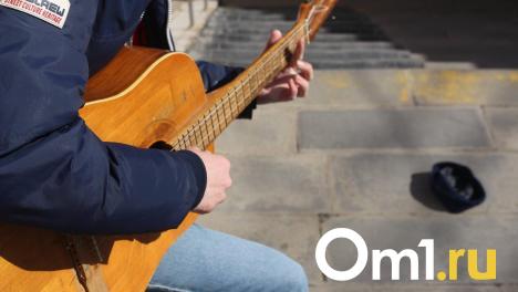 Омич спел песню на шоу Андрея Малахова