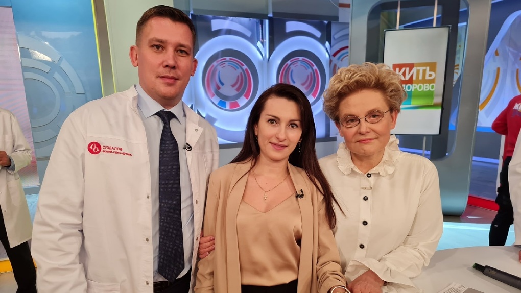 Хирург из новосибирского НИИТО стал героем передачи Елены Малышевой «Жить здорово»