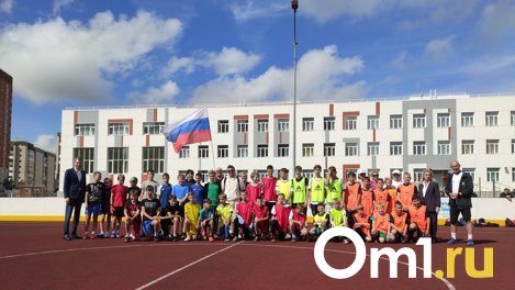 «Мы получили много эмоций»: большой турнир по дворовому футболу для подростков провели в Новосибирске