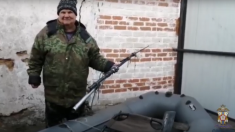 «Удочка вместо весла»: рыбак из Омской области из-за сильного ветра застрял посреди озера