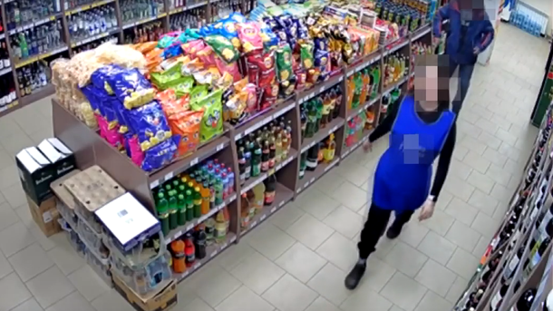 Увёл и завязал руки: омич совершил разбойное нападение в магазине