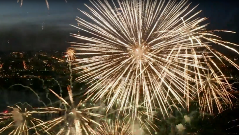 Новосибирск отпраздновал День Победы праздничным салютом