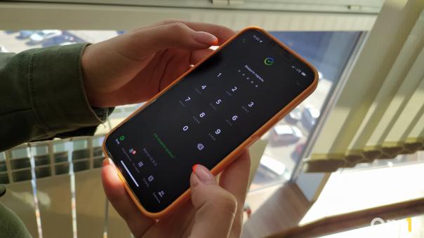 В Омске продают iPhone со «Сбером» за 250 тысяч рублей