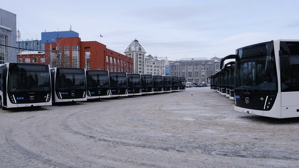 Безналичная оплата и камеры в салоне: новые автобусы выйдут на улицы Новосибирска