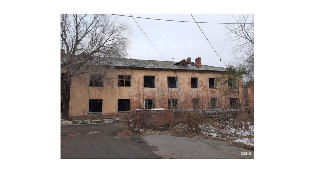 Омская строительная компания попала в «чёрный список» из-за заброшенного дома на улице Камерный переулок