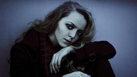 Страхи, секреты и курьёзы. Актёры омских театров рассказали о школьных драках, прогулах и своих выпускных