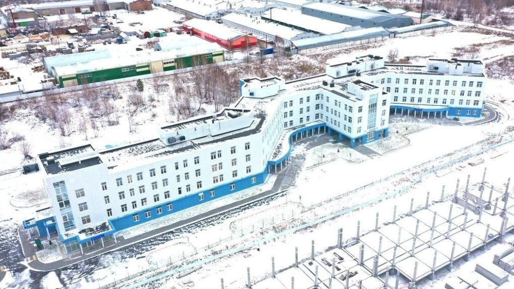 Группа «ВИС» в Новосибирске завершила строительство двух поликлиник