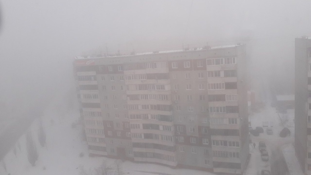 Утром на Омск опустился туман