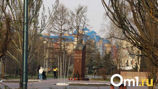 В центре Омска вновь попробуют отреставрировать памятник Карбышеву