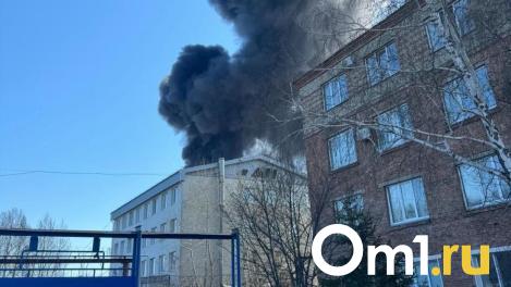 В омских Нефтяниках крупный пожар
