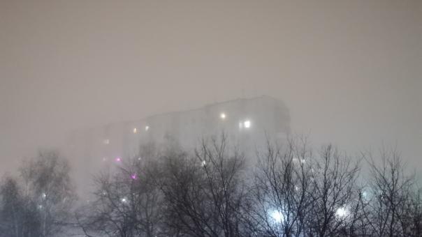 Густой туман окутал ночью Новосибирск. ФОТО