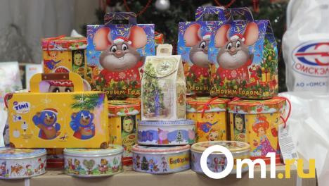 Опасные сладости в новогодних подарках угрожают здоровью омских детей