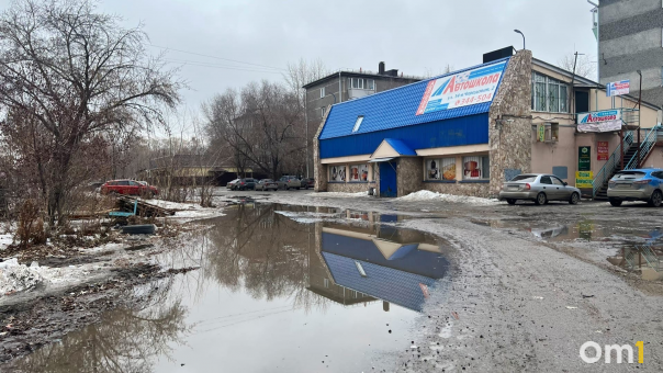 На новосибирских дорогах показались первые ямы