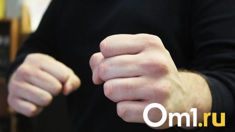 Омский школьник хотел познакомиться с девушкой, а получил перелом ладони