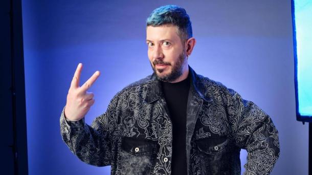 Артемий Лебедев вновь оскорбил Новосибирск и показал ему два средних пальца