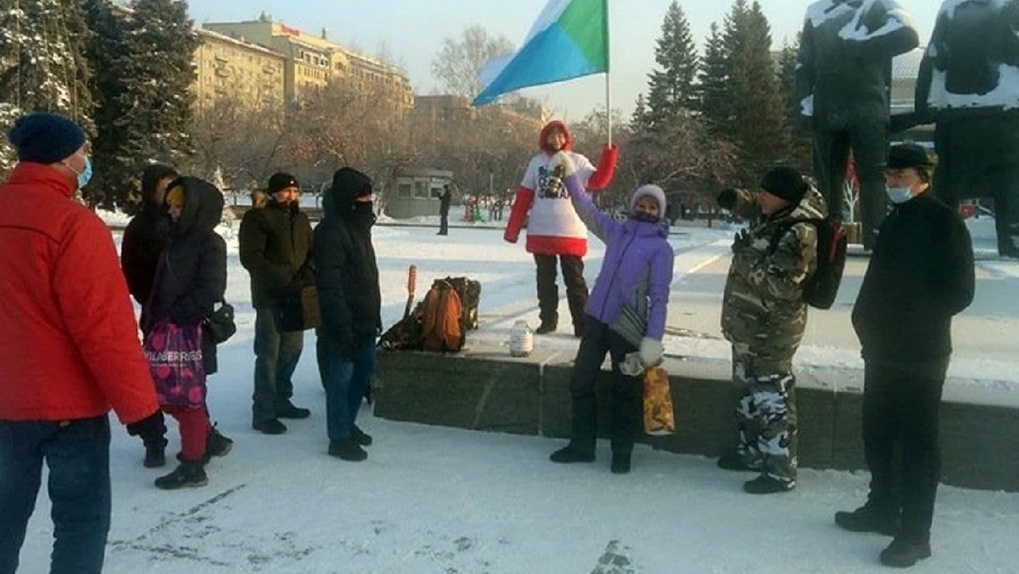 Новосибирцы вышли на пикет в поддержку Сергея Фургала во время аномальных морозов