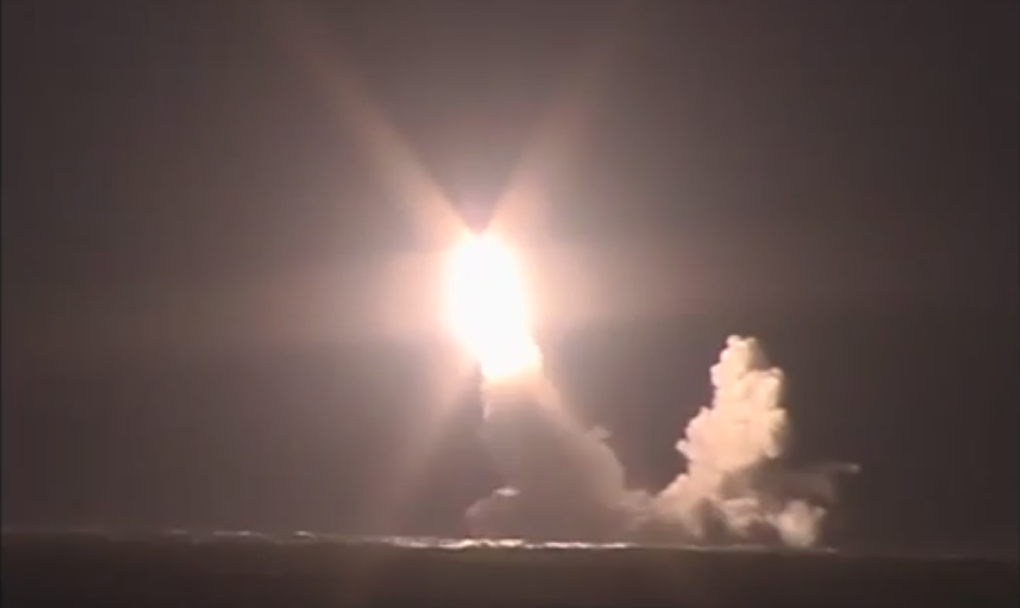 Наглядная демонстрация: Минобороны показало запуск баллистической ракеты «Булава»