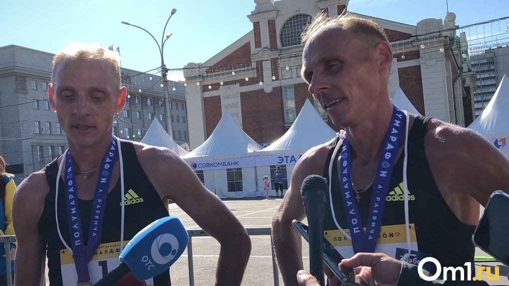 Братья-близнецы одержали победу на марафоне Раевича в Новосибирске