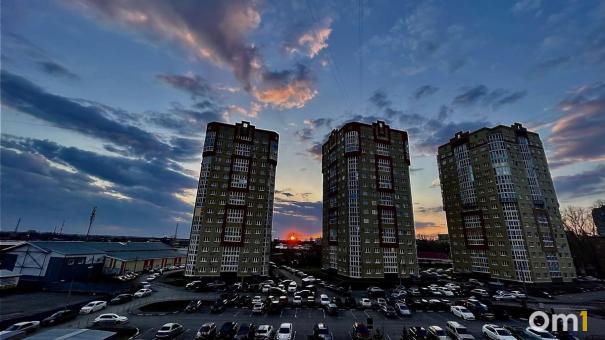 В центре Омска вместо частных домов построят многоэтажки. Что будет с жителями?