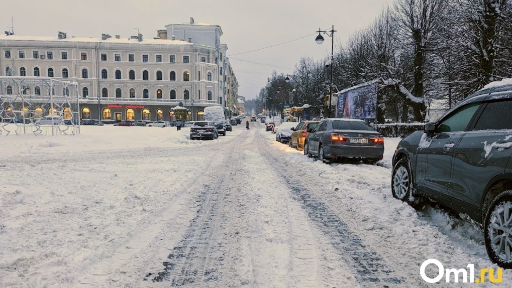 Опять снегопад: омских водителей предупреждают об ухудшении погодных условий