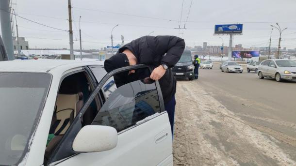 600 штрафов за тонировку с начала года: рейд ГАИ в Новосибирске продолжается