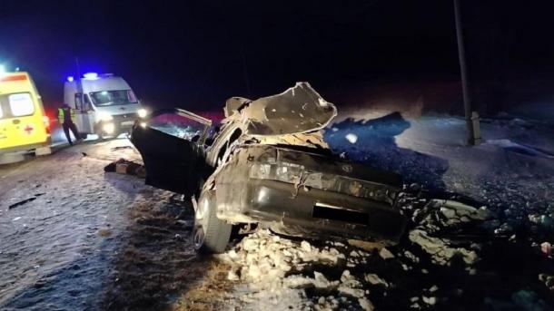 Легковушка всмятку: водитель погиб в лобовом ДТП с автобусом под Новосибирском