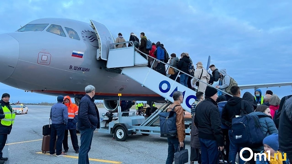 Авиабилеты из Санкт-Петербурга в Омск за полгода рекордно подешевели почти в два раза