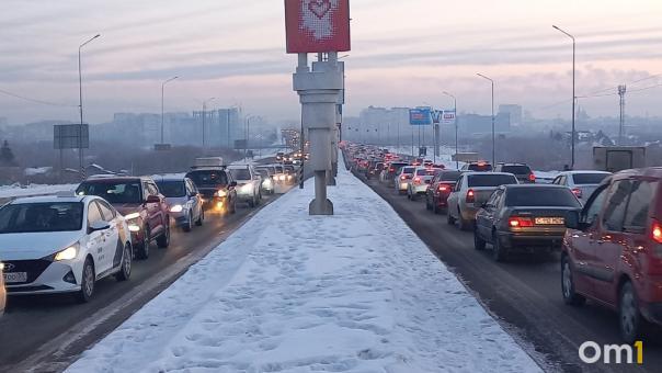 Далеко не уедем: в первый рабочий день на Омск обрушится снегопад