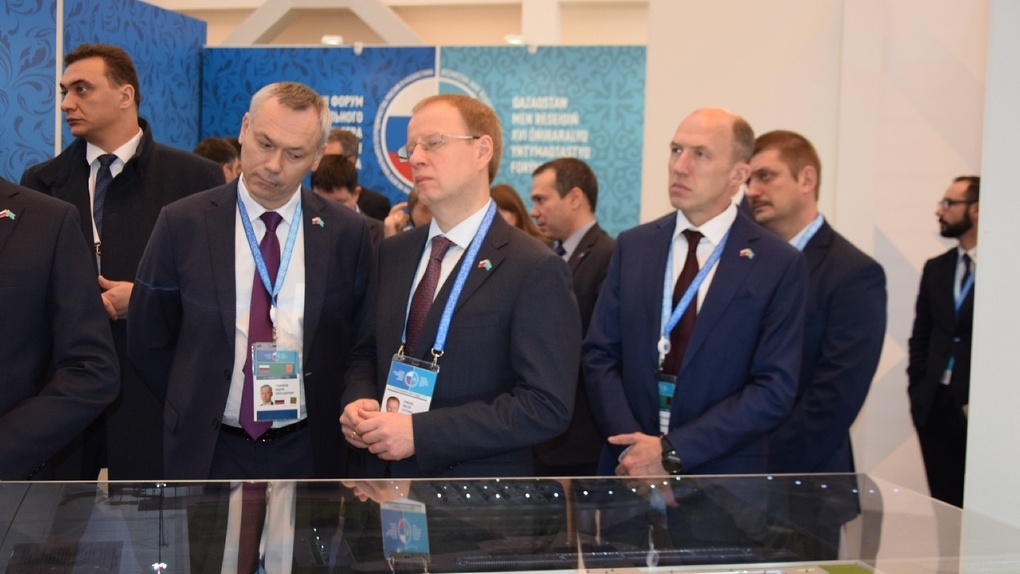 Новосибирский губернатор тайно посещает Омск