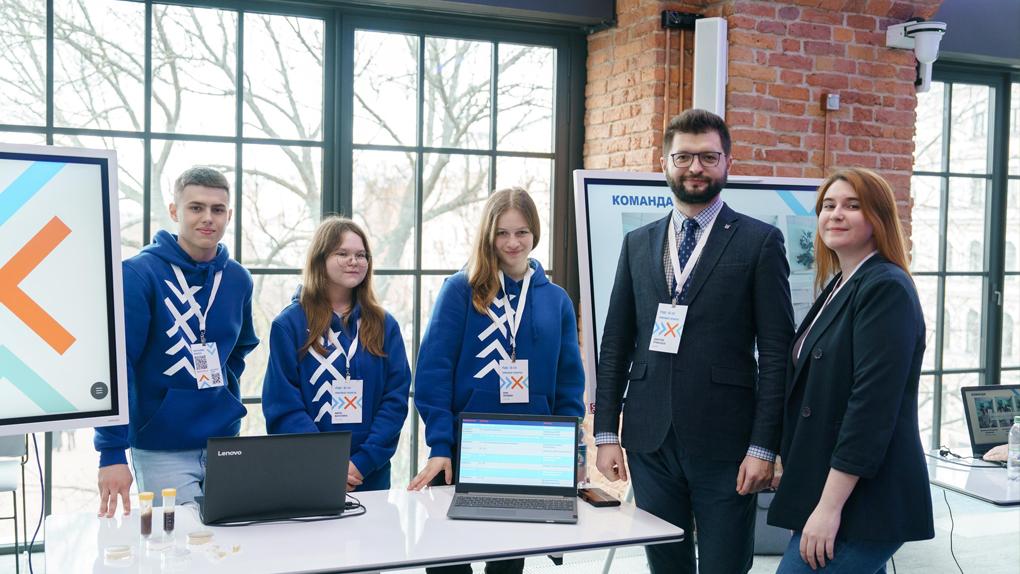 Омские школьники стали победителями интеллектуального турнира «Умножая таланты»
