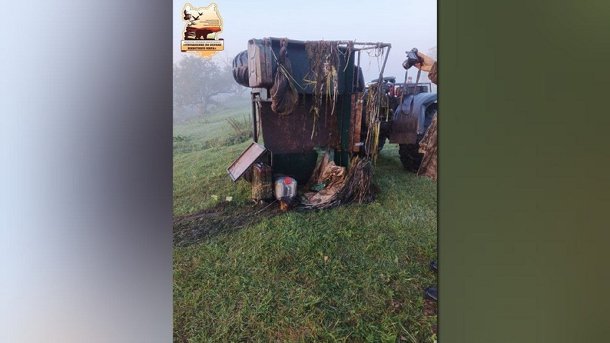 Омские браконьеры утопили вездеход в реке, пытаясь скрыться от инспекторов