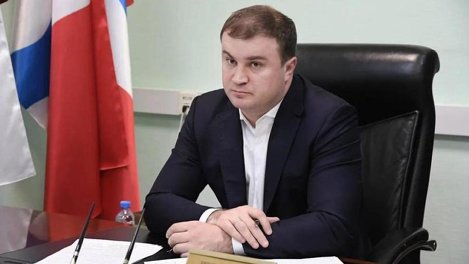 Виталий Хоценко поручил открыть в Омске центр для пошива маскировочных сетей для бойцов СВО