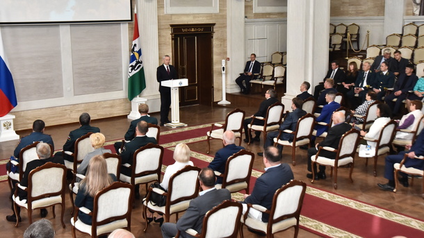 Губернатор Новосибирской области поздравил лесоводов с профессиональным праздником